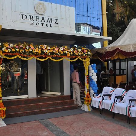 Dreamz Hotel Thiruvananthapuram Buitenkant foto